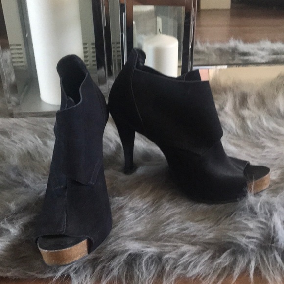 Pedro Garcia Peep Toe Heels - Picture 2 of 3